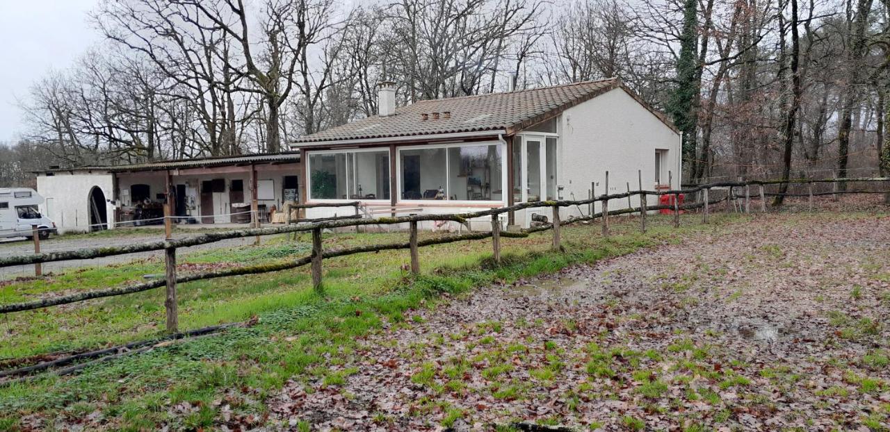 Ferme Equestre Des Abrons Villa Pailloles Buitenkant foto